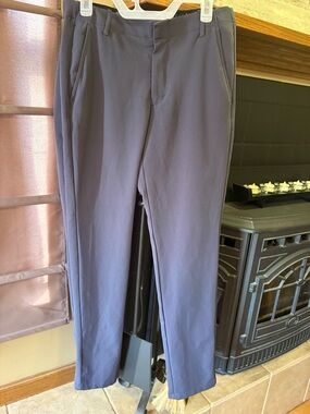 Nike Dri Fit Men's slim fit golf Pants in Grey